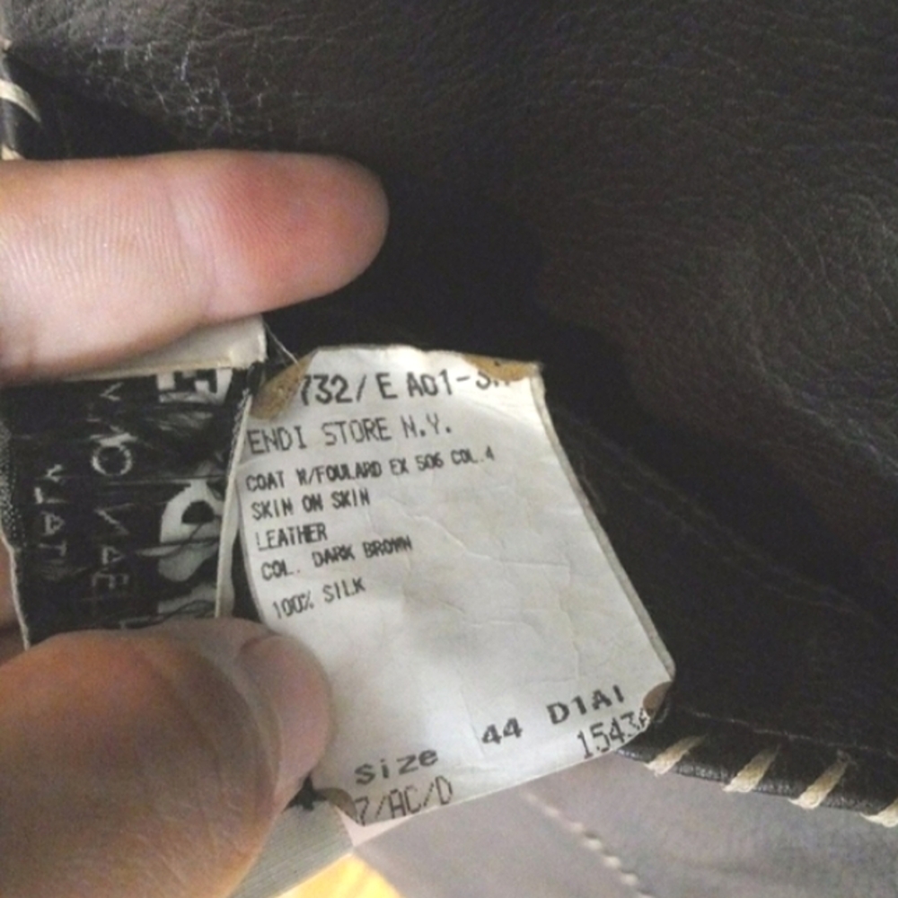Rare Fendi coat - Picture 8 of 15